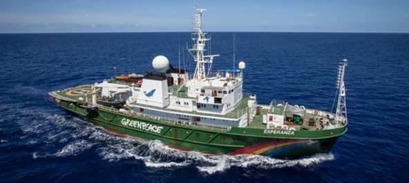 El barco Esperanza de Greenpeace llega a España para promover la protección de nuestro litoral