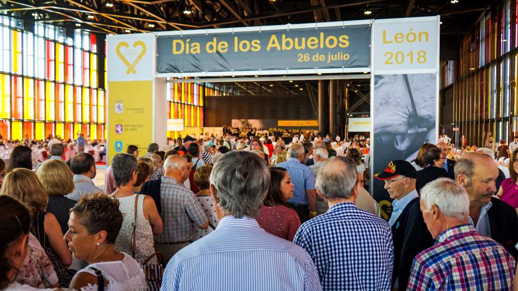 Más de 700 mayores celebraron un Día de los Abuelos en León con mucho sabor