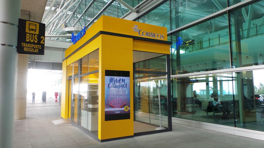 Los peregrinos de Santiago cuentan desde este verano con más servicios de Correos