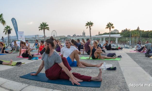 ¡Ven esta tarde a practicar yoga al aire libre en el Muelle Uno!