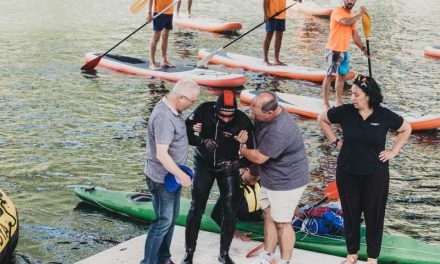 Carlos Peña logra nadar 24 horas a oscuras por la Retinosis Pigmentaria