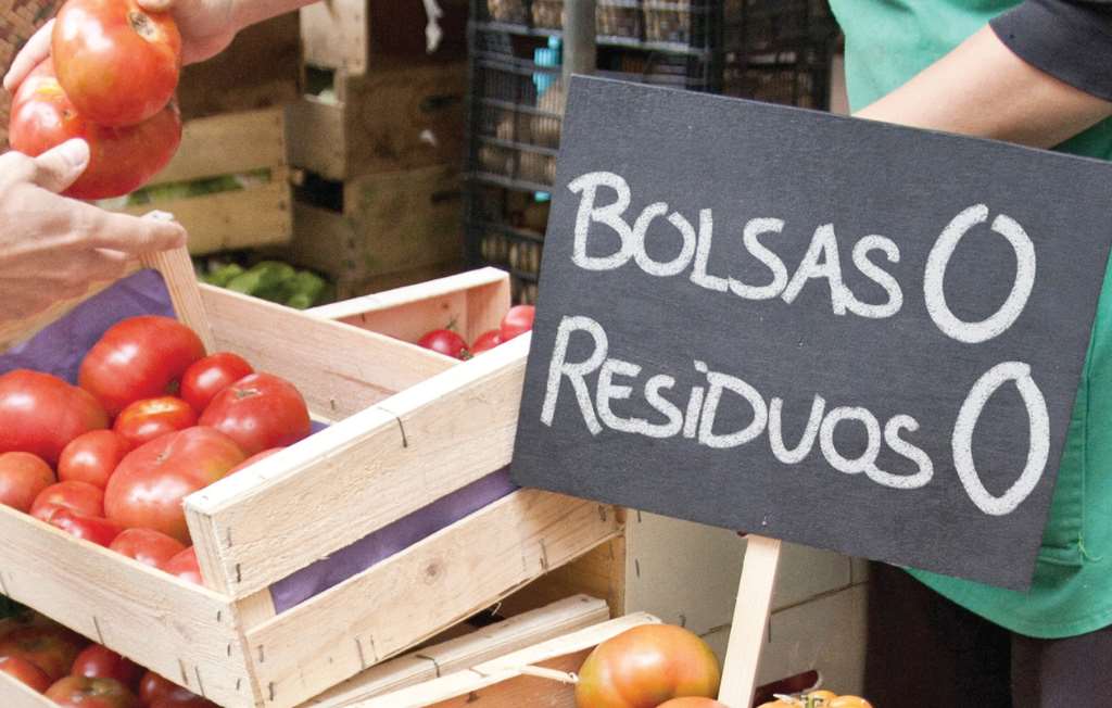 Amigos de la Tierra lanza la campaña Operación Plastic Off para reducir el uso de plásticos