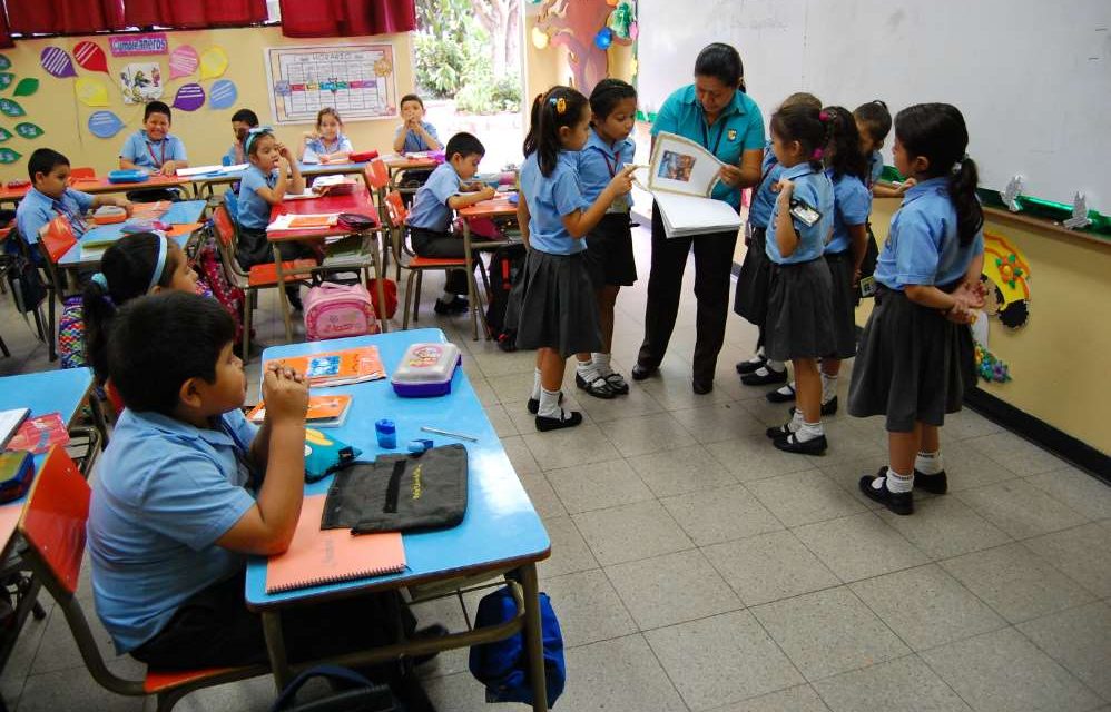 Proyecto educativo para mejorar la calidad de la educación pública de El Salvador