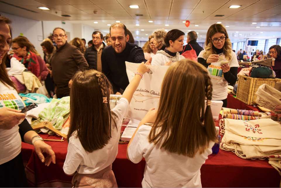 El mercadillo es también el gran evento social de la Fundación Aladina, el único que la entidad que preside Paco Arango realiza cada año.