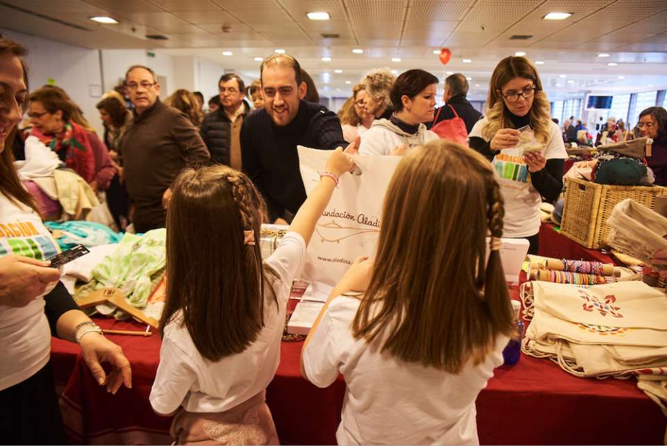 El mercadillo es también el gran evento social de la Fundación Aladina, el único que la entidad que preside Paco Arango realiza cada año.