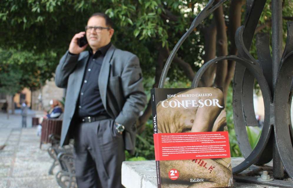 Confesor: un libro en el que puedes hablar con sus protagonistas