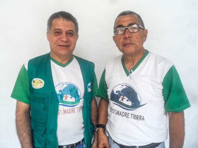 A la izquierda Lic. Nahúm León Coordinador General en el estado Lara y a la derecha Lic. Romualdo Rodríguez Coordinador del Proyecto Hijos de la Madre Tierra. Foto: cortesía de +Verde