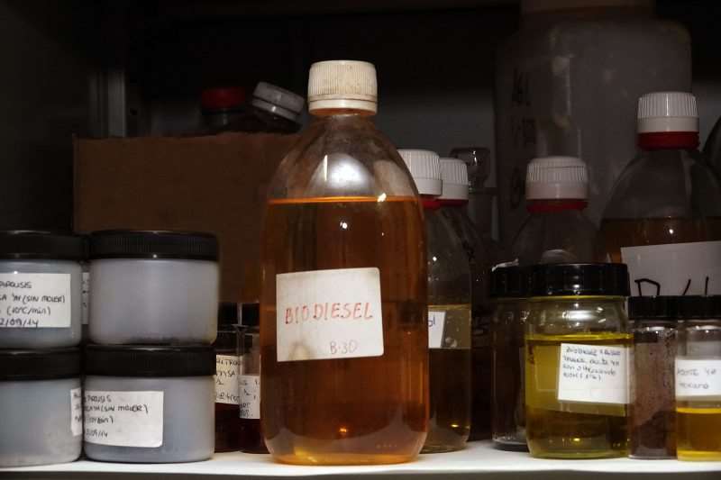 Biodiesel, elaborado por los investigadores a partir de biomasa. Foto cortesía de la UMA