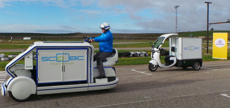 Un nuevo vehículo eléctrico (Scoobic) para el reparto de paquetería llega
