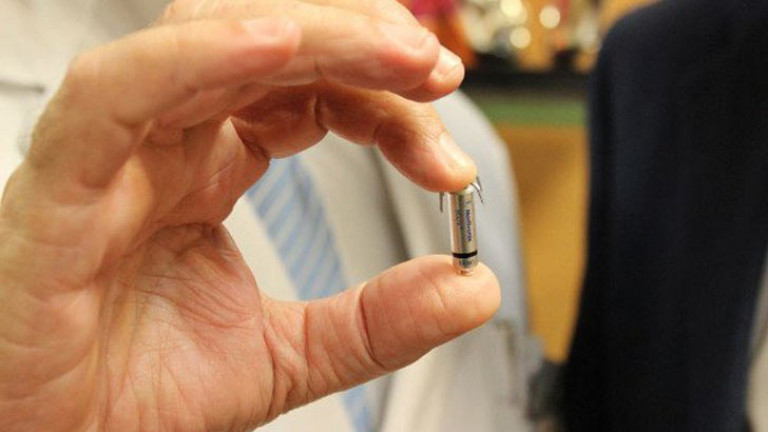 Se implantan dos marcapasos sin cables con éxito en Huelva