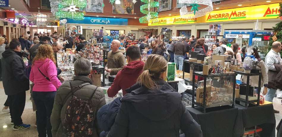 “Vicálvaro se viste de superhéroe” es el título que el Mercado del Juguete de Madrid le ha dado a esta nueva edición de su mercado de juguetes