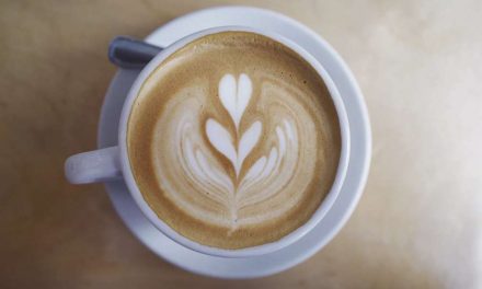 Beneficios del café frente al cáncer de mama tras la menopausia