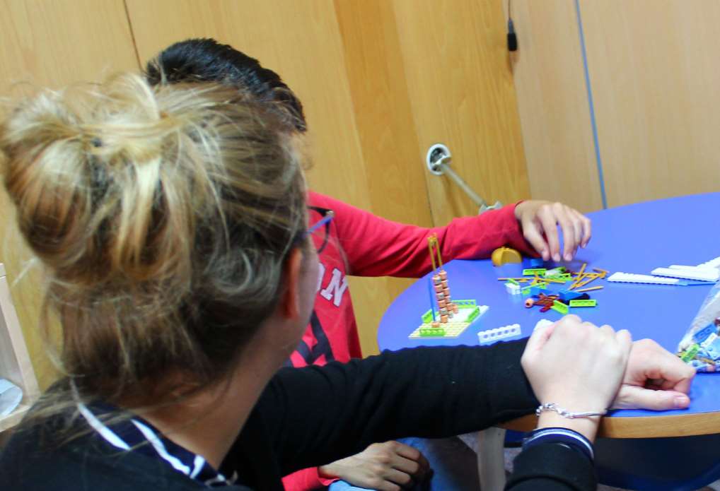 El Grupo LEGO y la Fundación LEGO han donado 134.000 euros y más de 3.800 juguetes a organizaciones españolas para apoyar el trabajo esencial que realizan frente a la epidemia del coronavirus y su enfermedad la COVID-19.