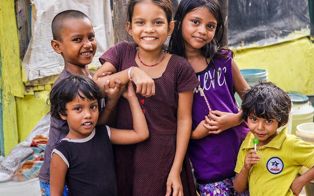 ‘Sonrisas de Bombay’ toma medidas para frenar la dureza de la pandemia en la India