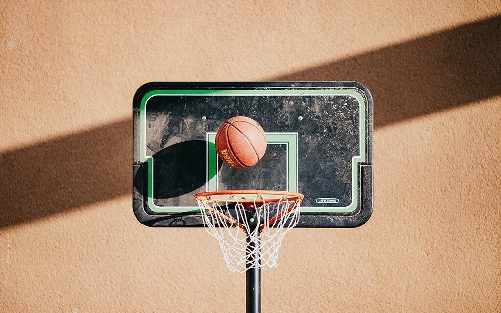 Un partido de baloncesto virtual recauda fondos para el Banco de Alimentos