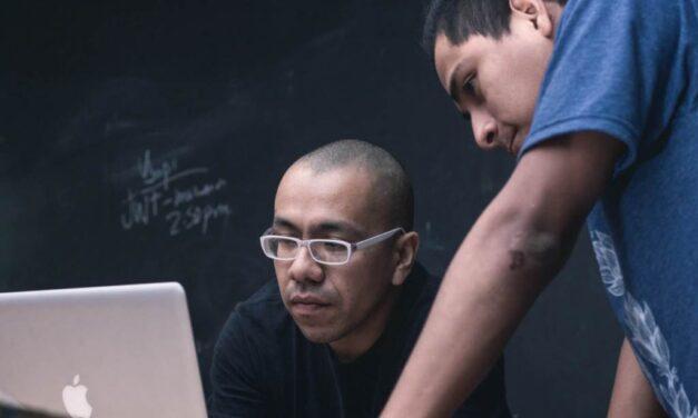 Cómo asumen los profesores la transición de la educación tradicional a la digital