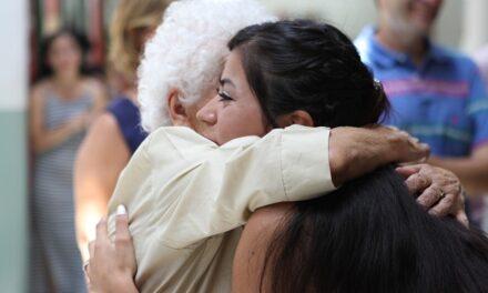 ¿Te animas a escribir «una carta para un abuelo» estas Navidades?
