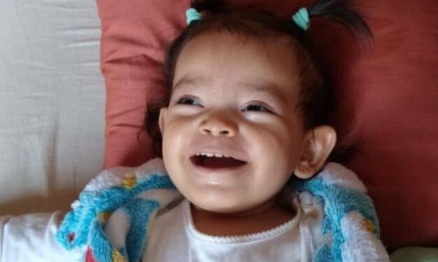 Un madrileño crea un crowdfunding con el fin de adquirir una nueva silla médica para su hija que padece una enfermedad rara 