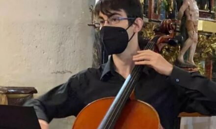 Un joven músico de Palencia lanza un crowdfunding para poder continuar con sus estudio de violonchelo