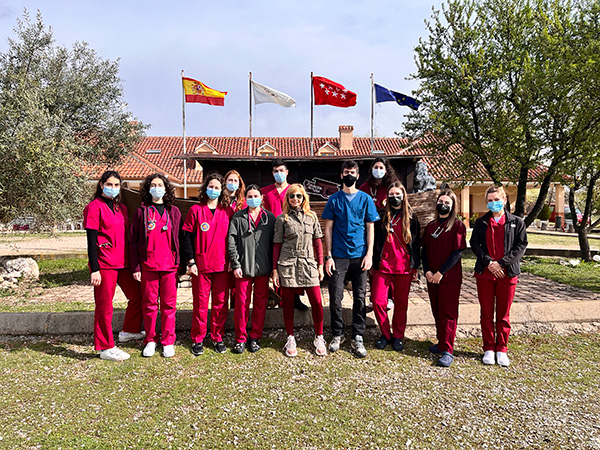 Perrotón España y HCV/UAX promueven la adopción responsable de perros y gatos