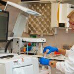 Analizan el impacto de la microbiota en la progresión de la degeneración macular