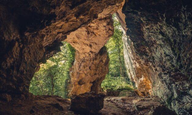 Una cueva de Ardales (Málaga) fue refugio de arte y entierro humano durante 50.000 años