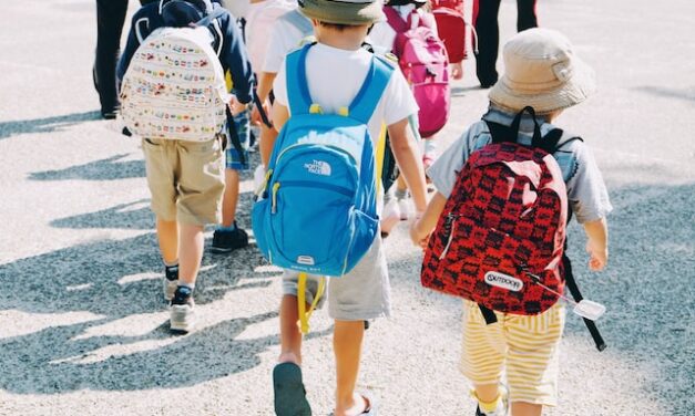 Los pediatras aseguran que caminar al colegio aumenta la autoestima y el rendimiento escolar