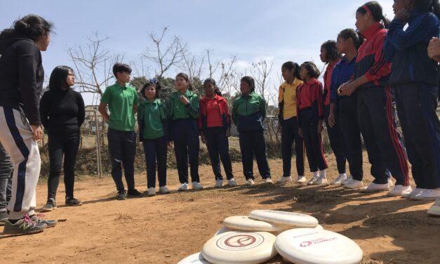 Empoderamiento femenino en la India a través del frisbee, la campaña solidaria de una vecina de Valencia