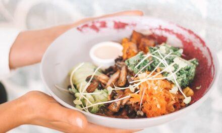 Uno de cada tres jóvenes elige comida ‘veggie’ en el restaurante y el 40% se lleva las sobras para evitar el desperdicio alimentario