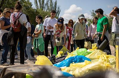 Unos 17.000 voluntarios retiran basura de 970 espacios naturales de España