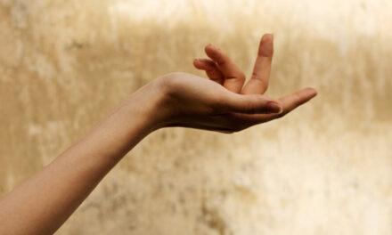 Carmen Sevilla, el arte de conquistar con el gesto y las palabras