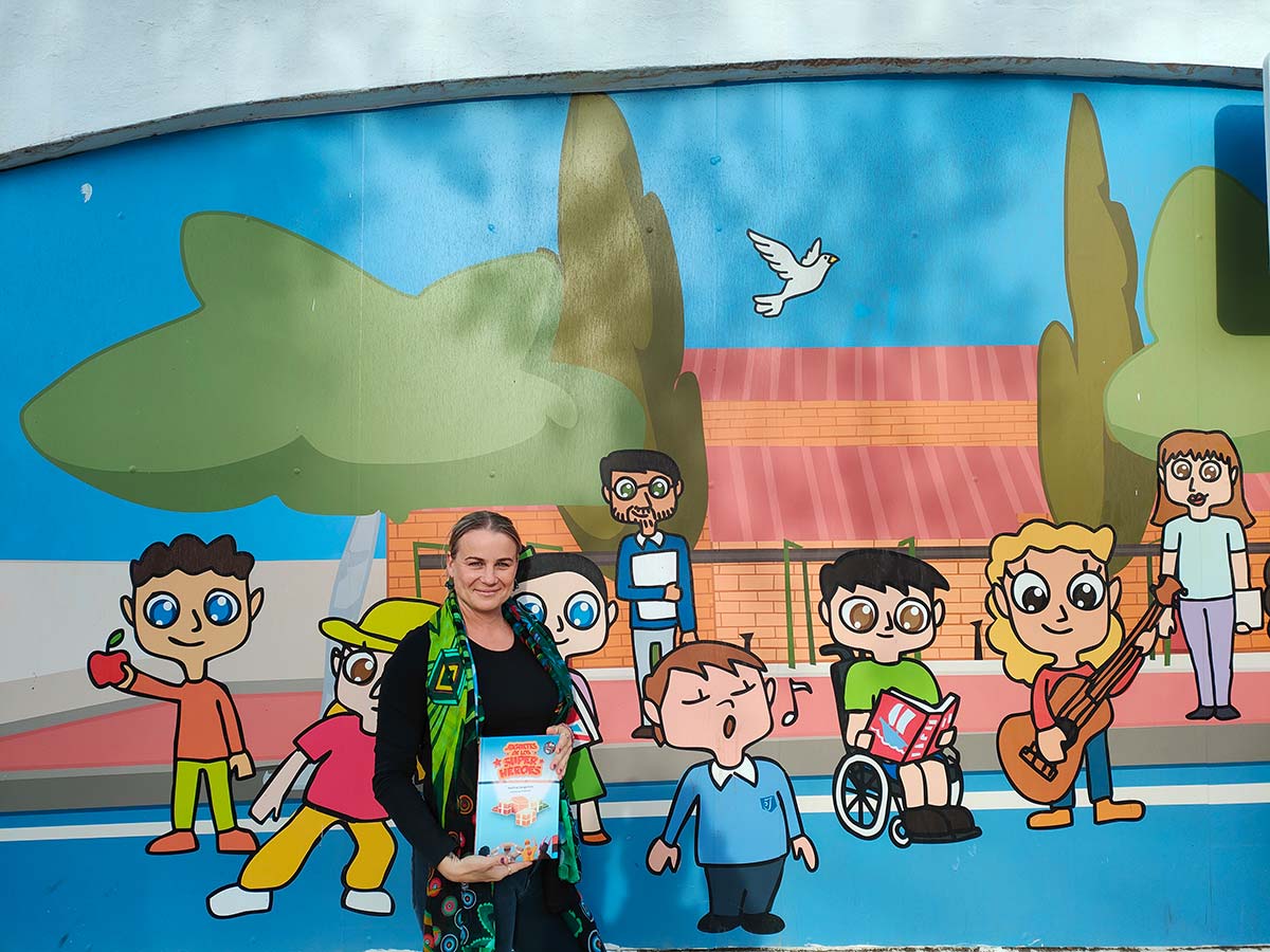 Martina Cangarova autora del libro Juguetes de los Superhéroes
