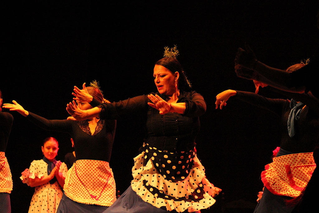 Tomares Baila: Solidaridad en Pasos de Baile