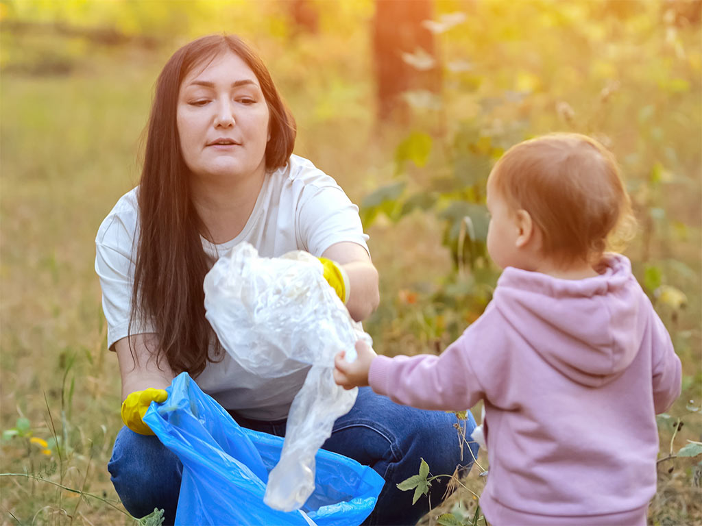 Perfil de la voluntaria española: mujer de entre 45 y 54 años, con trabajo y nivel de vida medio alto