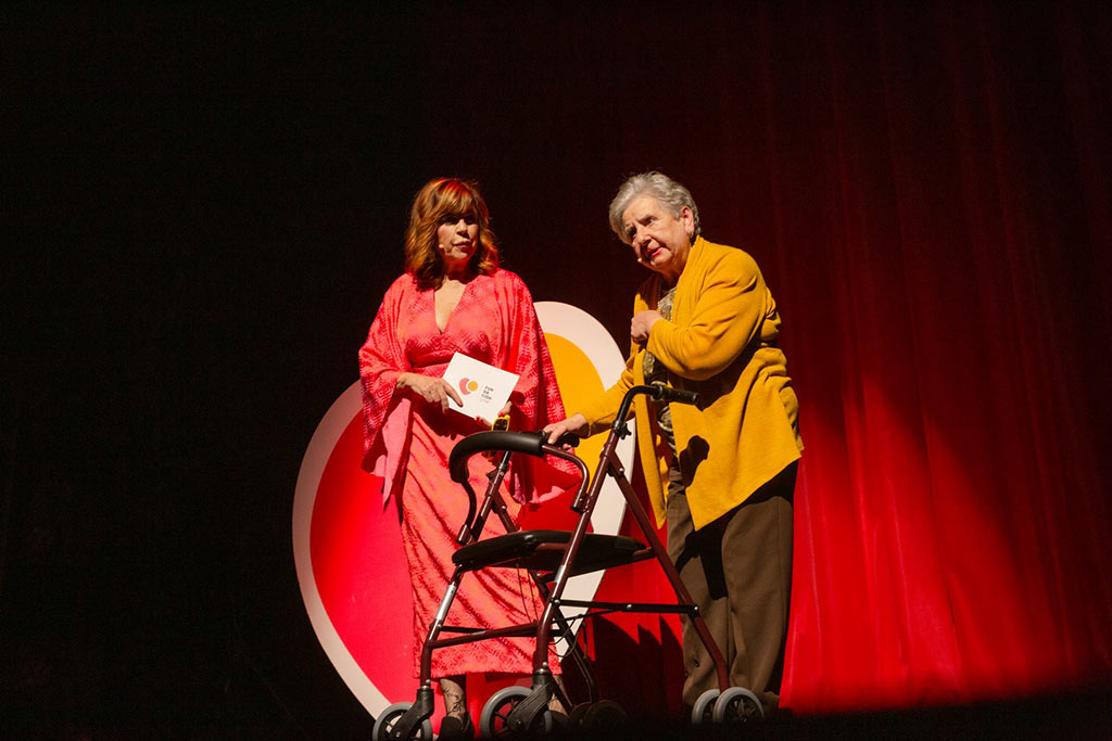 Angelita está en la Fundación Harena, es octogenaria pero tiene una vitalidad increíble, no te pierdas su cuenta de Instagram (oma.angelita)