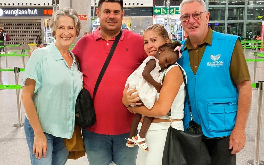 Dina regresa a Togo tras una exitosa intervención cardíaca en Málaga