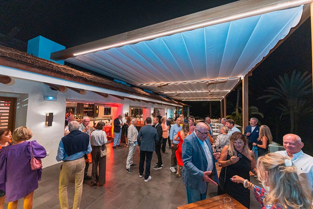 Foto de uno de los momentos de la cena benéfica en el Restaurante Atlántico de la Casa Club de Abama Golf