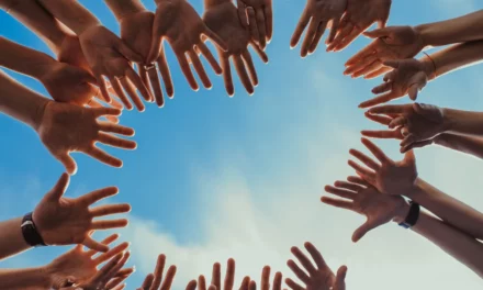 Claraboya. ESO DE SER DIGNOS