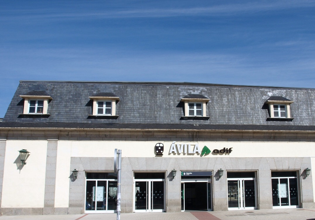 El hijo de Zeus y la hija de Ávila