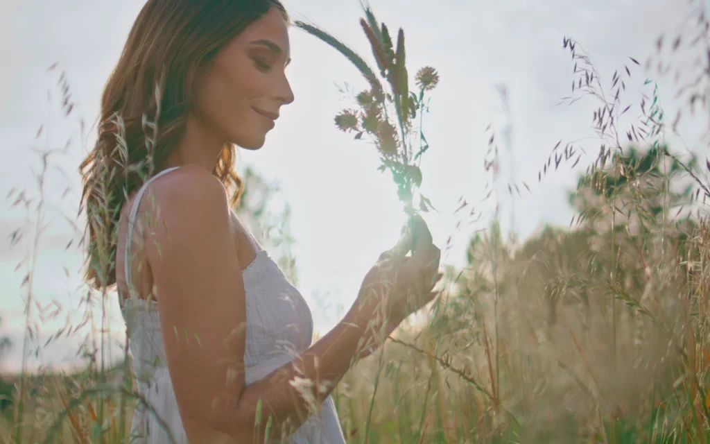 ¿Y si la carencia fuera una frecuencia con la que puedes elegir no sintonizar?