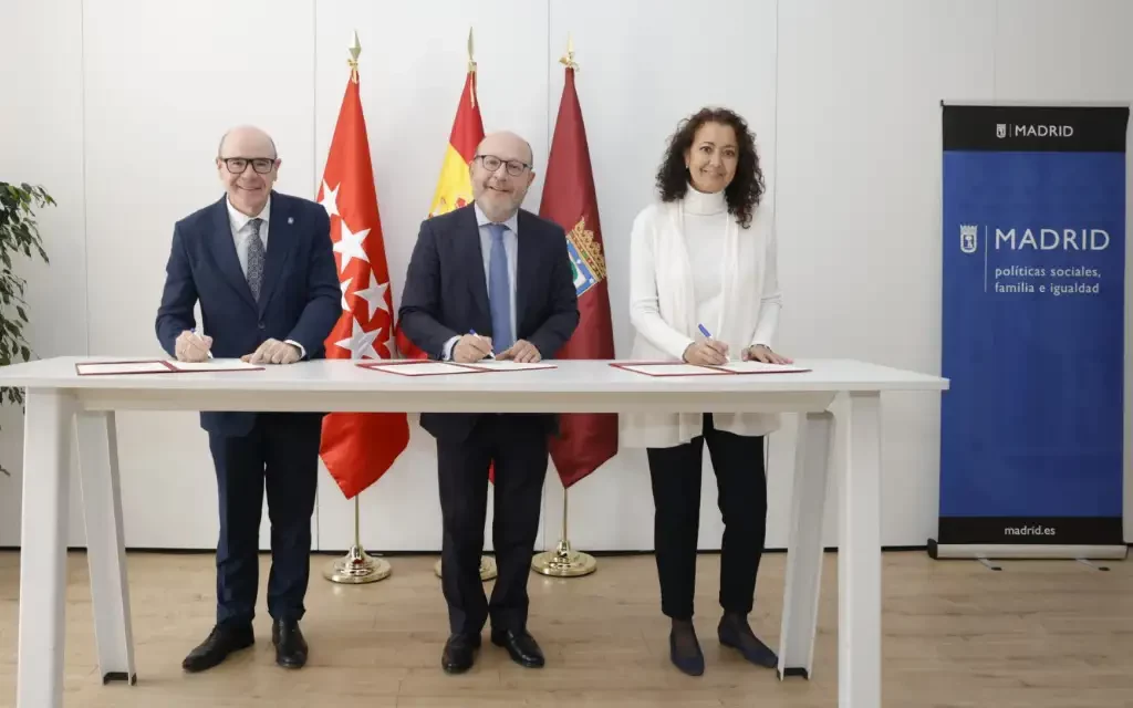 Madrid y la UGR potencian el proyecto intergeneracional del Centro Ouka Leele