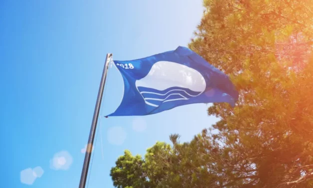 Nuevo récord mundial de banderas azules en España con 677 playas galardonadas