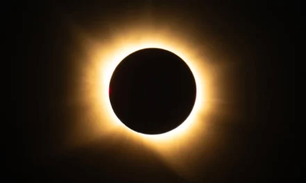 España deslumbra al mundo con un histórico eclipse total de sol