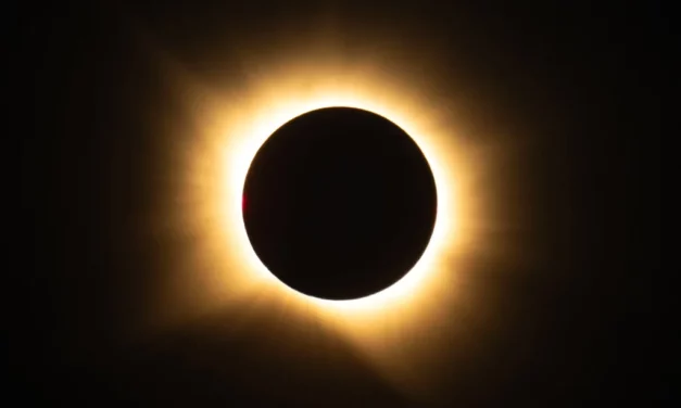 España deslumbra al mundo con un histórico eclipse total de sol