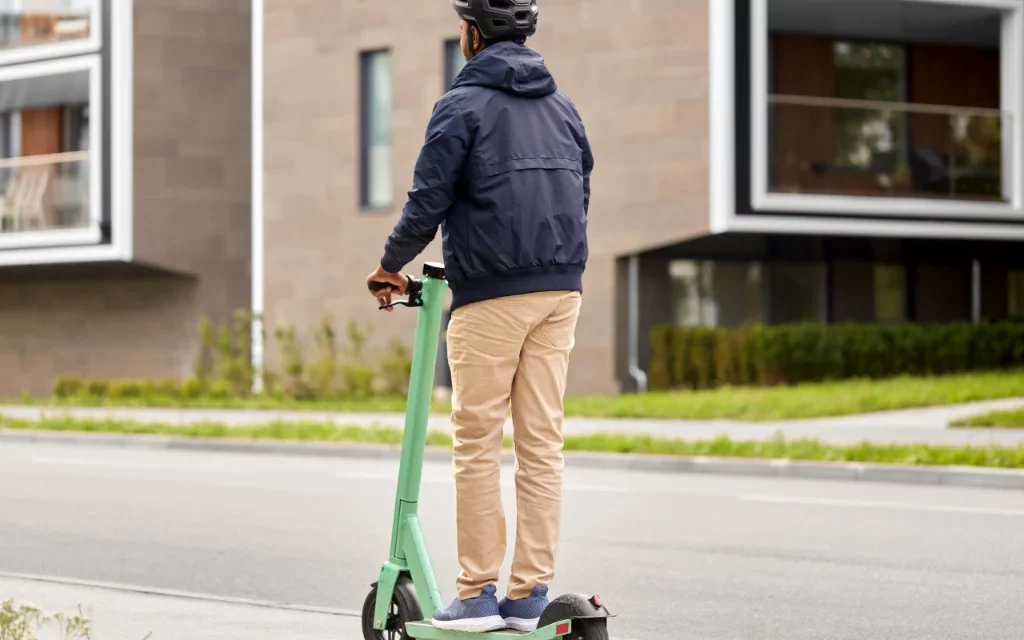 Nuevas normas para patinetes para una movilidad urbana más segura