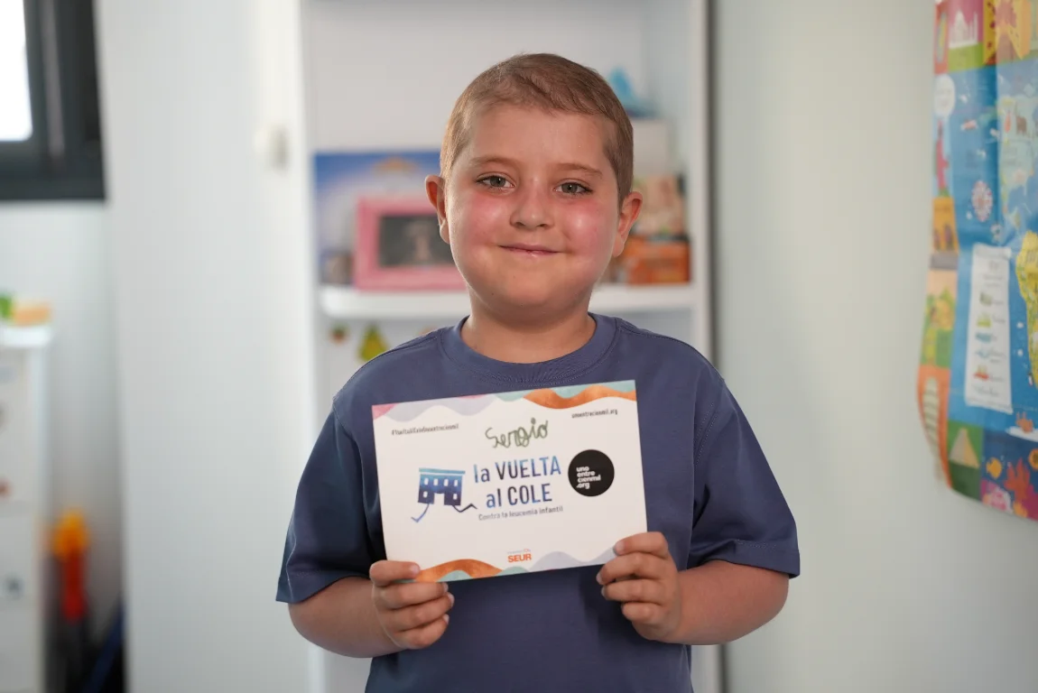Sergio es un niño de seis años de Cáceres que este septiembre vuelve al cole mientras continúa su tratamiento y recuperación de la leucemia.